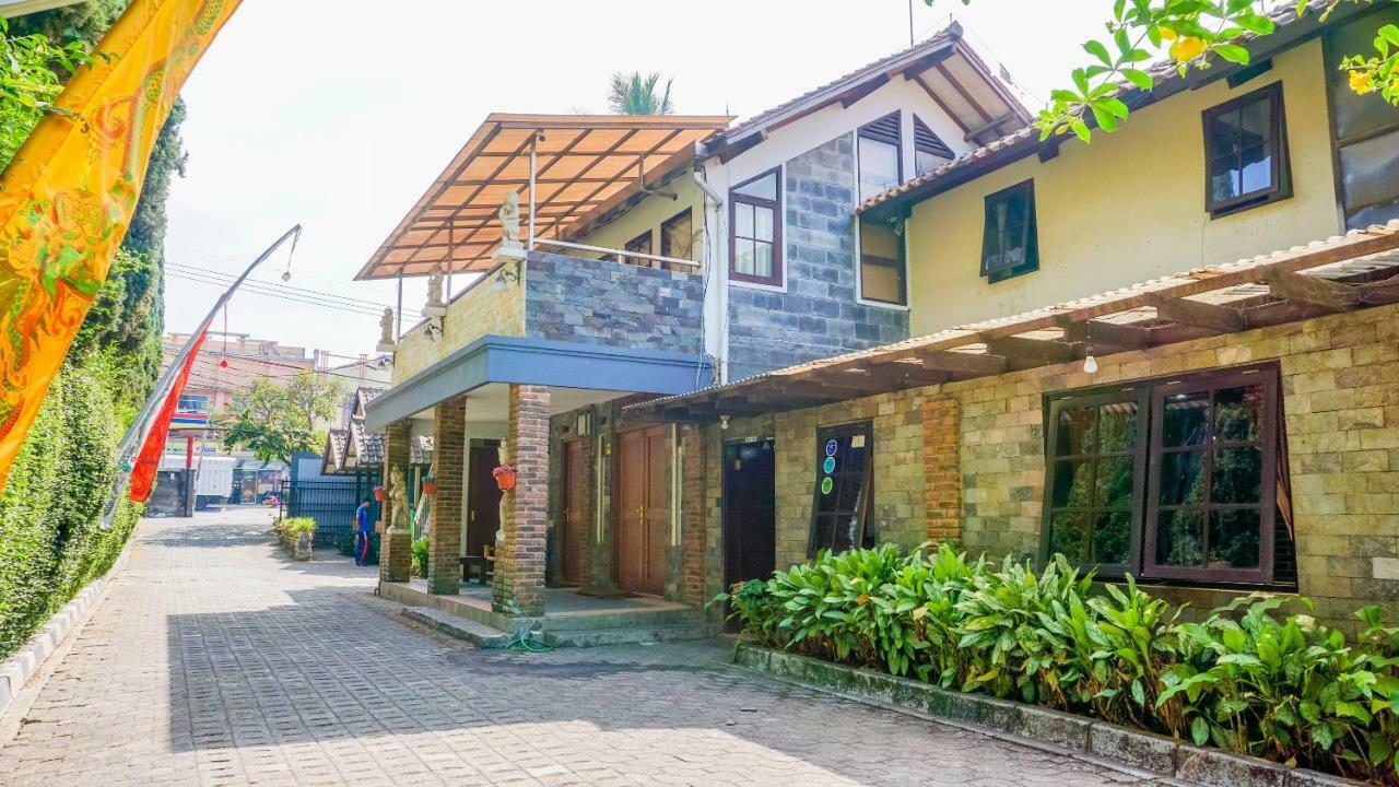 Oyo 1488 Hotel Cemara Asri Lembang Eksteriør billede