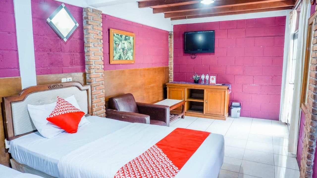 Oyo 1488 Hotel Cemara Asri Lembang Eksteriør billede
